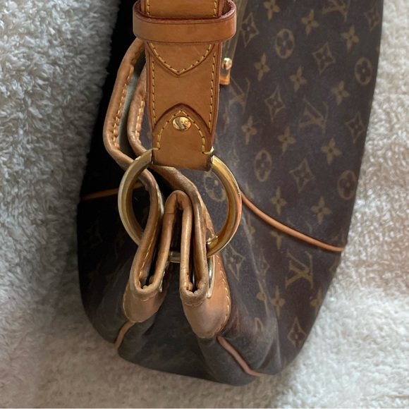 Louis Vuitton Galleria Shoulder Bag - Picture 4 of 7